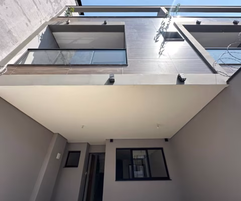 EXCELENTE SOBRADO NOVO - 122 METROS, CASA VERDE.