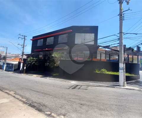 Aluga-se loja de esquina com excelente localização