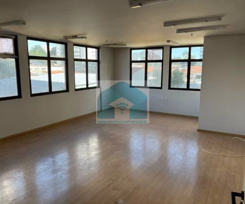 Sala Comercial Chácara Santo Antônio e 2 banheiro, 1 vaga à Venda, 40 m² por R$ 250.000