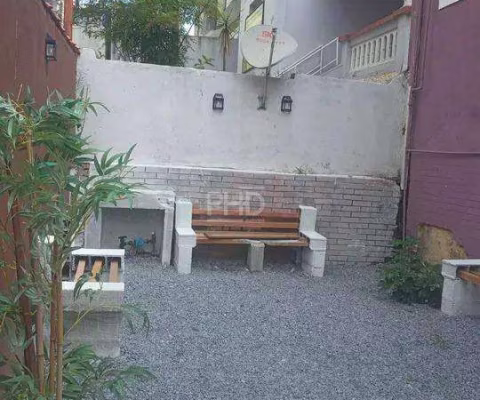 Casa comercial está em uma localização excelente, próxima à Avenida Portugal em Santo André,