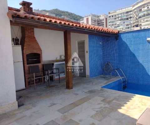 Cobertura triplex com 3 quartos, 1 suíte, churrasqueira, piscina e 2 vagas em Ipanema - RJ