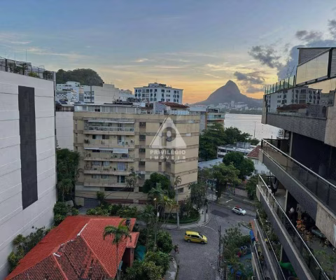 Cobertura Duplex Exclusiva na Rua Ferreira de Resende – Vista Panorâmica e Conforto Total