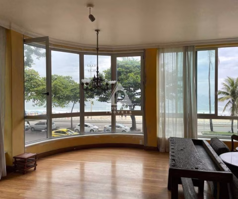 4 quartos, 2 suites, DPE, 2 vagas, 210m2 com vista praia e mar no Leblon.