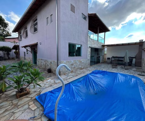 Casa de três quartos no Bairro Santa Amélia