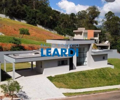 CASA ASSOBRADADA - ESTÂNCIA PARQUE DE ATIBAIA - SP