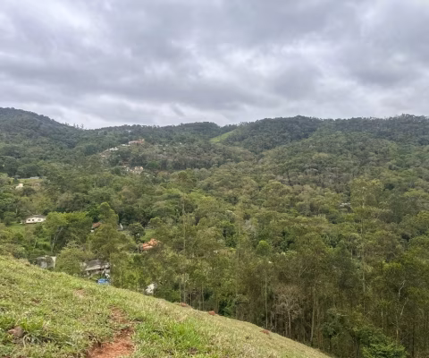 Vende-se terreno em área rural com ótima localização