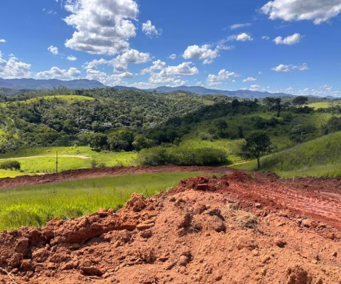 Vende-se lote em área rural de Arujá com ótima localização