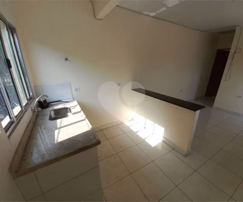 Casa de vila com 1 quartos para locação em Jardim Nadir - SP