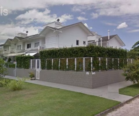 Casa Residencial com 3 quartos  à venda, 220.00 m2 por R$2255000.00  - Jurere Internacional - Florianopolis/SC