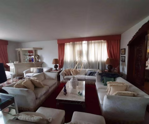UM APARTAMENTO POR ANDAR!! Apartamento super espaçoso, frente, à 3 quadras da Praia e 2 vagas de garagem demarcadas na cidade de Santos!!!