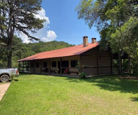 Belíssima Chácara à Venda em Três Córregos – Campo Largo/PR