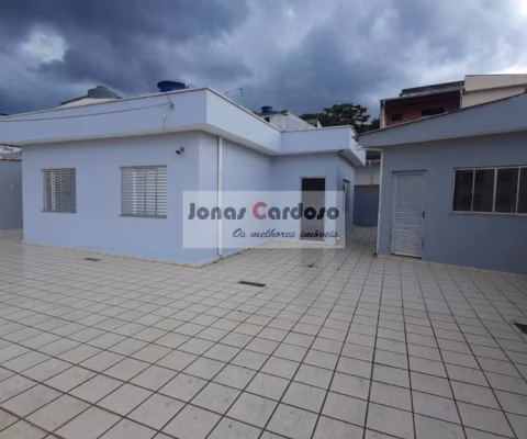 Oportunidade única: Casa térrea em Cezar de Souza com 3 quartos, 1 suíte, , 157m². Amplo quintal, edícula e ponto comercial. Venha conferir!