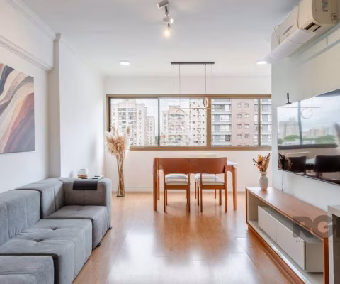 Apartamento de dois dormitórios localizado no bairro Passo da Areia em Porto Alegre/RS.&lt;BR&gt;&lt;BR&gt;O imóvel possui 72m² privativos, dois quartos, sendo um com suíte, living para dois ambientes