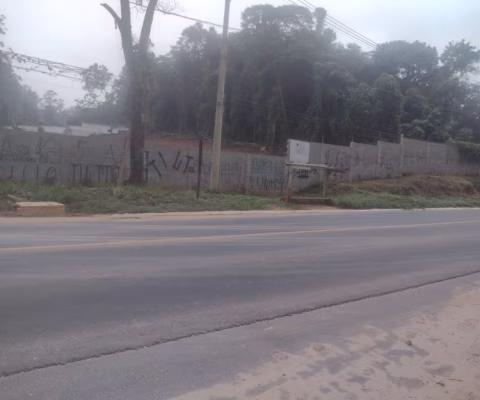 Terreno com área de 5300 metros quadrados, projeto aprovado para um galpão de 700 metros quadrados. Aceita Permuta!