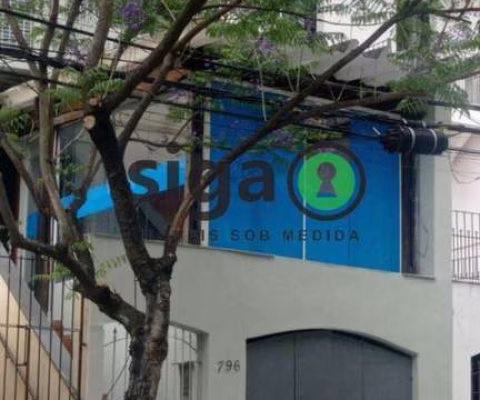 Casa Ampla com 260m², 6 dormitórios, 1 vaga - disponível para locação!