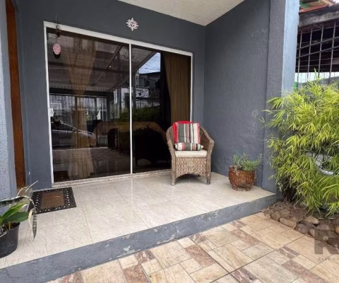 Esta encantadora casa está localizada no desejado Residencial Nova Ipanema, no bairro Hípica, em Porto Alegre. Com uma área privativa de 125 m², oferece um espaço ideal para famílias que buscam confor