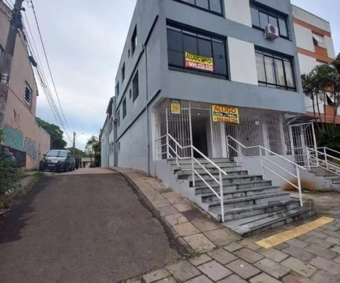 Excelente oportunidade para o seu negócio! Loja comercial com 300m² de espaço livre e versátil na Av. Teresópolis, em uma localização privilegiada, próxima ao Shopping Bourbon, Mercado Nacional, posto