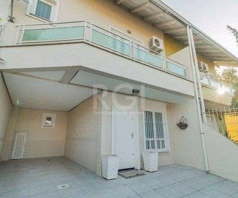 Casa para Venda - 137m², 3 dormitórios, sendo 3 suites, 2 vagas - Hípica