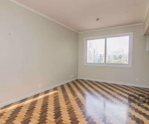 Apartamento 145m² - 3 dormitórios sendo 1 suíte e 2 vagas no Centro Histórico/Porto Alegre