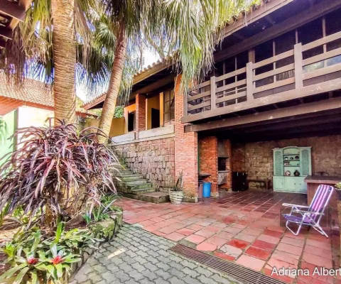 Casa para Venda - 195m², 3 dormitórios, sendo 1 suites, 4 vagas - Cavalhada