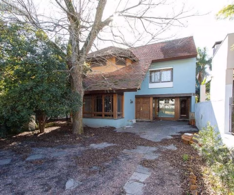 Casa para Venda - 279m², 3 dormitórios, sendo 1 suites, 2 vagas - Tristeza