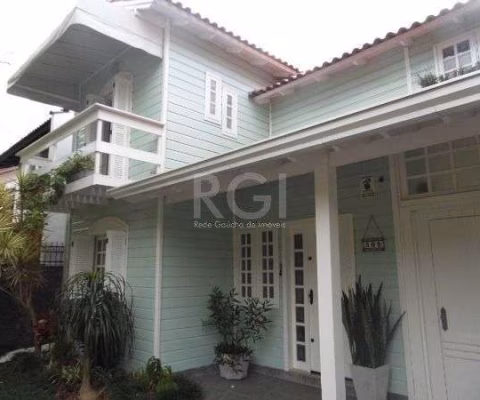 Sobrado para Venda - 208m², 3 dormitórios, sendo 1 suites, 4 vagas - Nonoai