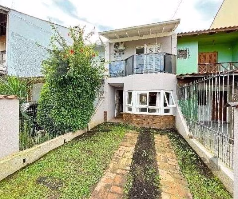 Casa em Porto Alegre, no bairro Hípica, com 2 dormitório(s), e 2 banheiros, à venda.