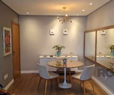 Apartamento em Porto Alegre, no bairro Centro Histórico, com 2 dormitório(s), e 2 banheiros, à venda.