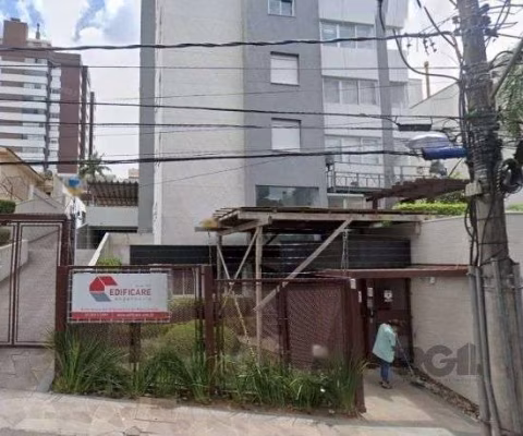 Apartamento em Porto Alegre, no bairro Petrópolis, com 3 dormitório(s), e 3 banheiros, à venda.