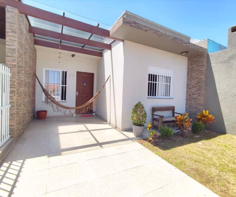 LINDA CASA DE 2 DOMITÓRIOS, PRÓXIMA AO MAR
