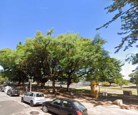 Apartamento de 49m² e box de 18m² no Centro Histórico