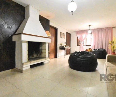 CASA - 5 dorms. -  3 vagas -  290 m² - MENINO DEUS