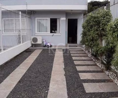 Casa para Venda - 157m², 3 dormitórios, sendo 3 suites, 2 vagas - Guarujá