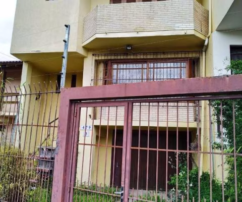CASA COM 220m², 3 DORMITORIOS, SUITE, 4 VAGAS DE GARAGEM COBERTAS, BAIRRO IPANEMA, EM PORTO ALEGRE, RS