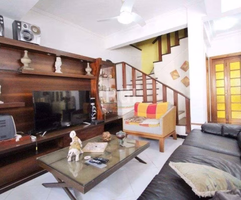 Casa para Venda - 259.5m², 4 dormitórios, sendo 1 suites, 3 vagas - Teresópolis