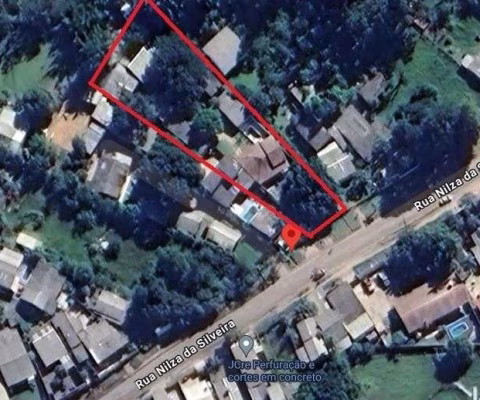 Terreno no bairro Hípica  com 3.780m² com 3 casas