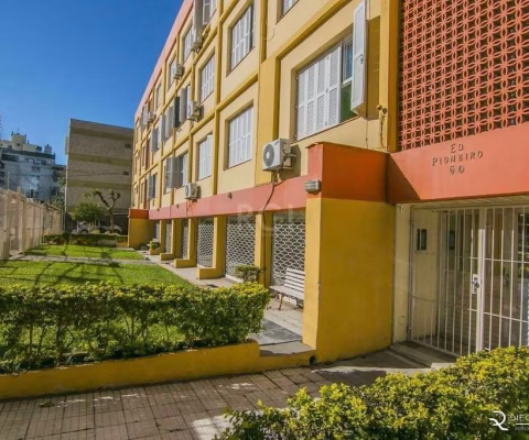 Apartamento no Bairro Praia de Belas - 2 Dormitórios
