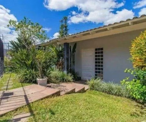 Casa 3d com suíte, bairro três figueira