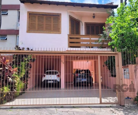 Casa para Venda - 181.5m², 4 dormitórios, 2 vagas - Partenon