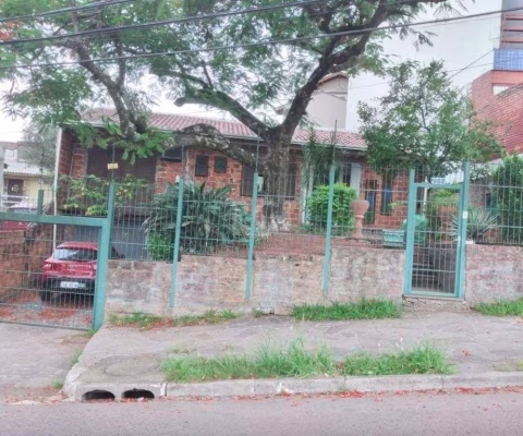 Casa para Venda - 140m², 2 dormitórios, sendo 1 suites, 2 vagas - Medianeira