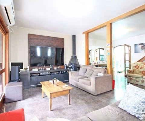 Casa para Venda - 151.36m², 3 dormitórios, sendo 1 suites, 2 vagas - Partenon