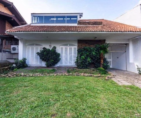 Casa para Venda - 337m², 3 dormitórios, sendo 1 suites, 3 vagas - Cristal