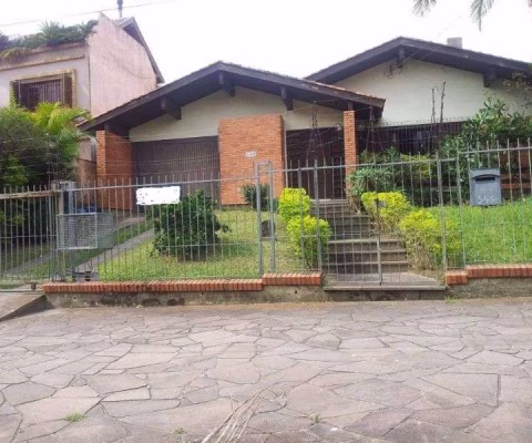 Casa para Venda - 400m², 3 dormitórios, sendo 1 suites, 2 vagas - Cristal