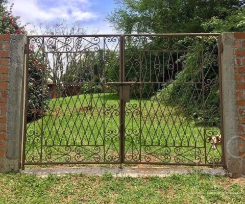 Casa para Venda - 570m², 3 dormitórios, sendo 1 suites, 2 vagas - Hípica