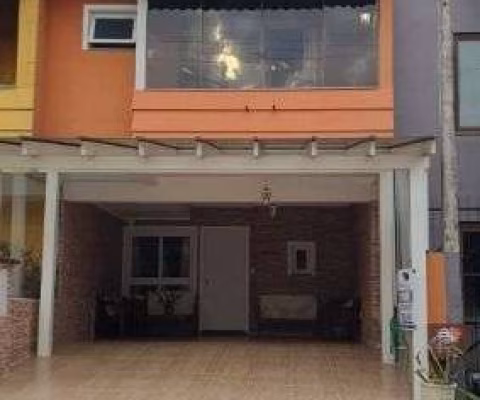 Casa em Porto Alegre, no bairro Hípica, com 3 dormitório(s), e 3 banheiros, à venda.