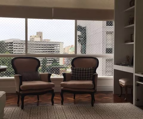 **Apartamento Semimobiliado no Centro Histórico de Porto Alegre**