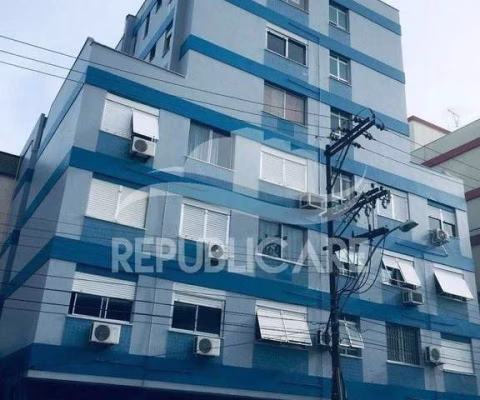 Apartamento na Cidade Baixa, 1 dormitório de frente e vaga de garagem escriturada e coberta Cód. 384939-RP