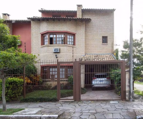 Casa para Venda - 180.3m², 3 dormitórios, sendo 1 suites, 3 vagas - Guarujá