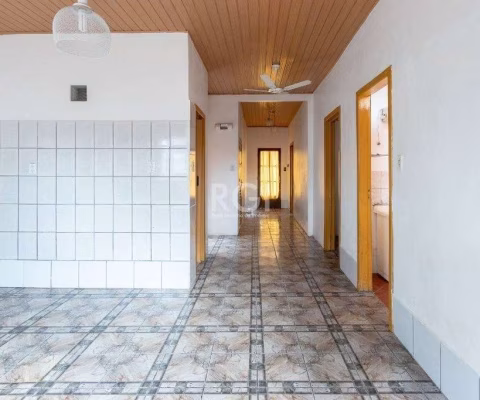 Casa para Venda - 50m², 2 dormitórios, 1 vaga - Cavalhada