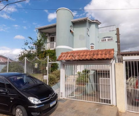 Casa para Venda - 250m², 3 dormitórios, sendo 2 suites, Partenon